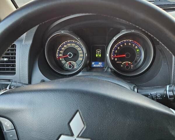 Чорний Міцубісі Паджеро, об'ємом двигуна 3.83 л та пробігом 360 тис. км за 12800 $, фото 13 на Automoto.ua