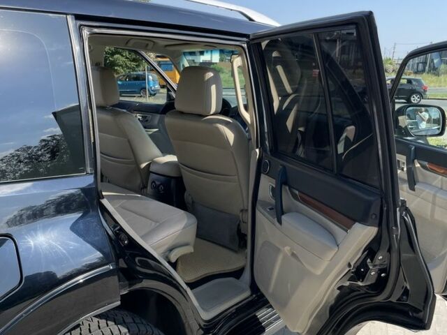 Чорний Міцубісі Паджеро, об'ємом двигуна 3 л та пробігом 215 тис. км за 11300 $, фото 9 на Automoto.ua