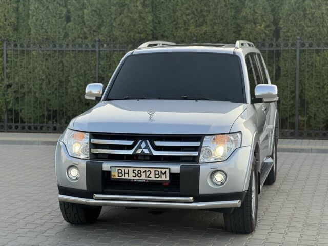 Черный Мицубиси Паджеро, объемом двигателя 2.4 л и пробегом 282 тыс. км за 13000 $, фото 1 на Automoto.ua