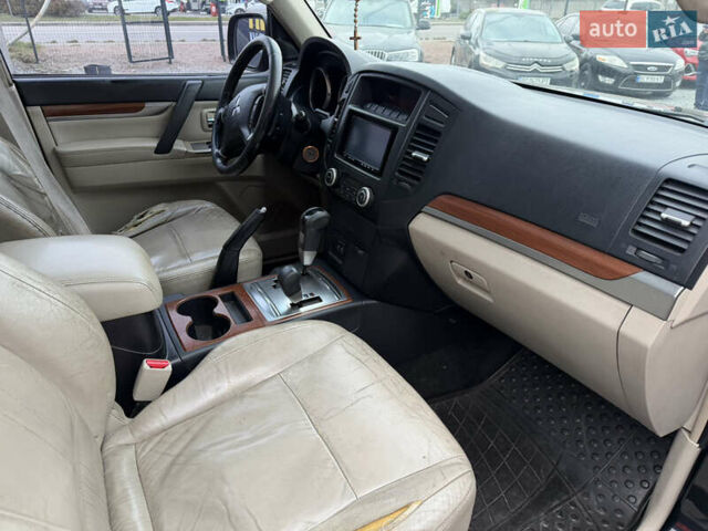 Черный Мицубиси Паджеро, объемом двигателя 2.97 л и пробегом 329 тыс. км за 8500 $, фото 21 на Automoto.ua