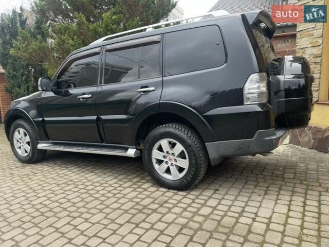 Чорний Міцубісі Паджеро, об'ємом двигуна 3 л та пробігом 260 тис. км за 10800 $, фото 26 на Automoto.ua