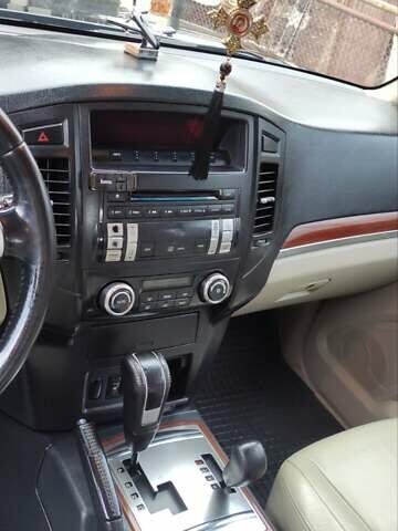 Черный Мицубиси Паджеро, объемом двигателя 3 л и пробегом 262 тыс. км за 10999 $, фото 18 на Automoto.ua