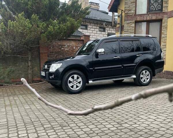 Чорний Міцубісі Паджеро, об'ємом двигуна 3 л та пробігом 260 тис. км за 10800 $, фото 25 на Automoto.ua