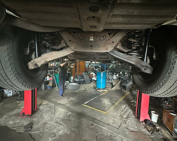 Черный Мицубиси Паджеро, объемом двигателя 3.8 л и пробегом 258 тыс. км за 10900 $, фото 4 на Automoto.ua