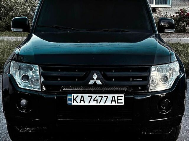 Черный Мицубиси Паджеро, объемом двигателя 3 л и пробегом 290 тыс. км за 9999 $, фото 2 на Automoto.ua