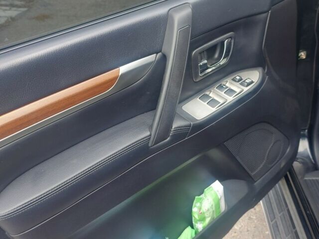 Чорний Міцубісі Паджеро, об'ємом двигуна 3 л та пробігом 145 тис. км за 11999 $, фото 5 на Automoto.ua