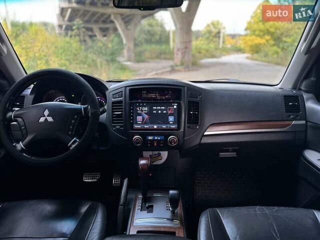 Чорний Міцубісі Паджеро, об'ємом двигуна 2.97 л та пробігом 290 тис. км за 9999 $, фото 13 на Automoto.ua