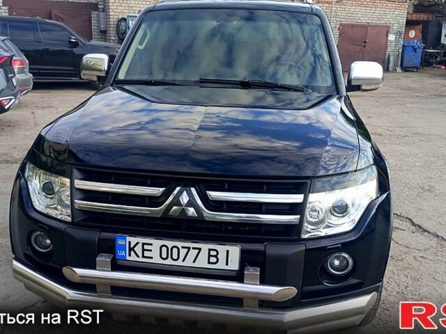 Черный Мицубиси Паджеро, объемом двигателя 3.2 л и пробегом 180 тыс. км за 14000 $, фото 2 на Automoto.ua