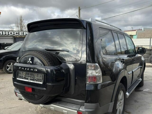 Чорний Міцубісі Паджеро, об'ємом двигуна 0 л та пробігом 300 тис. км за 12500 $, фото 1 на Automoto.ua