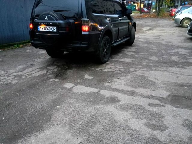 Черный Мицубиси Паджеро, объемом двигателя 3.2 л и пробегом 266 тыс. км за 13000 $, фото 4 на Automoto.ua