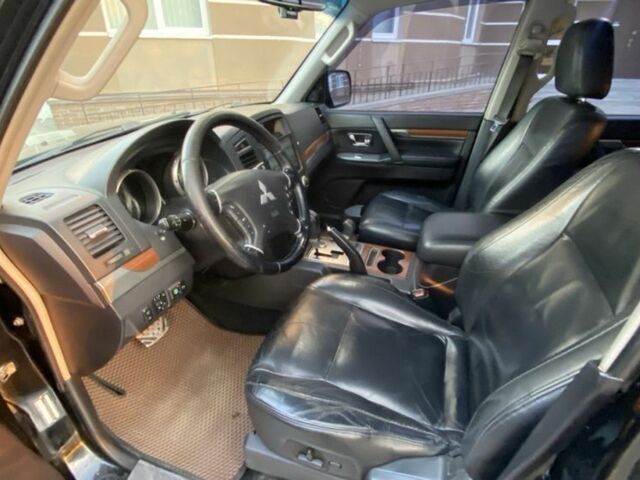 Черный Мицубиси Паджеро, объемом двигателя 3 л и пробегом 248 тыс. км за 11900 $, фото 5 на Automoto.ua
