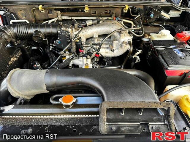 Чорний Міцубісі Паджеро, об'ємом двигуна 3 л та пробігом 186 тис. км за 10700 $, фото 12 на Automoto.ua