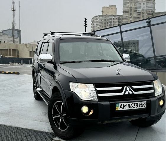 Чорний Міцубісі Паджеро, об'ємом двигуна 3 л та пробігом 138 тис. км за 13200 $, фото 1 на Automoto.ua
