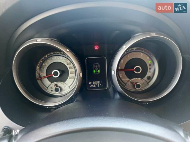 Чорний Міцубісі Паджеро, об'ємом двигуна 3.2 л та пробігом 257 тис. км за 13000 $, фото 12 на Automoto.ua