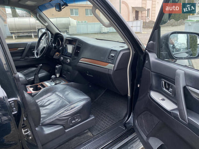 Черный Мицубиси Паджеро, объемом двигателя 3 л и пробегом 348 тыс. км за 8550 $, фото 28 на Automoto.ua