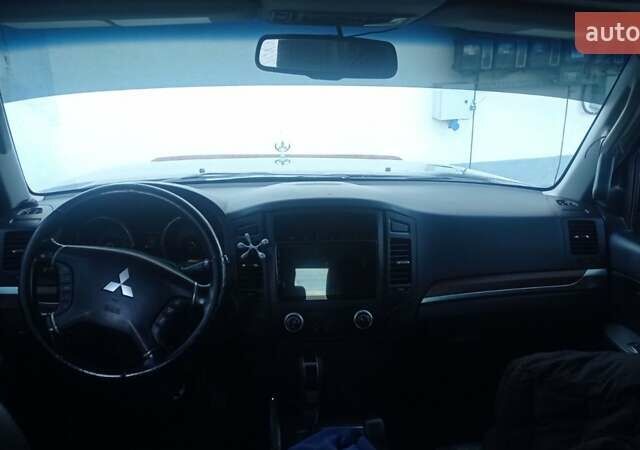 Черный Мицубиси Паджеро, объемом двигателя 2.97 л и пробегом 285 тыс. км за 9800 $, фото 8 на Automoto.ua
