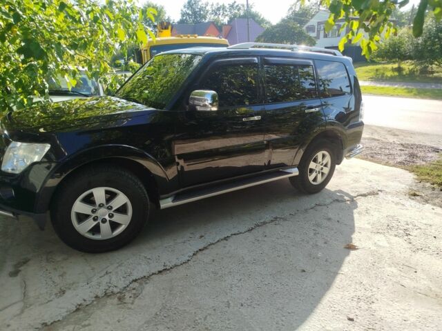 Черный Мицубиси Паджеро, объемом двигателя 3 л и пробегом 248 тыс. км за 10000 $, фото 2 на Automoto.ua