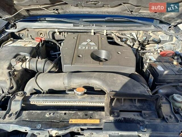 Черный Мицубиси Паджеро, объемом двигателя 3.2 л и пробегом 278 тыс. км за 12850 $, фото 9 на Automoto.ua