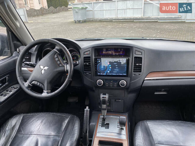Черный Мицубиси Паджеро, объемом двигателя 3 л и пробегом 348 тыс. км за 8550 $, фото 26 на Automoto.ua