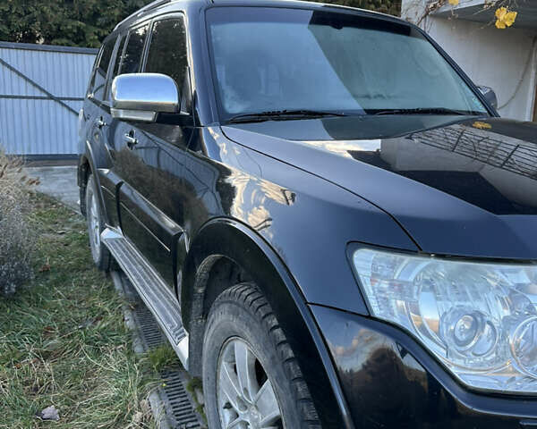 Черный Мицубиси Паджеро, объемом двигателя 3.2 л и пробегом 220 тыс. км за 11500 $, фото 7 на Automoto.ua