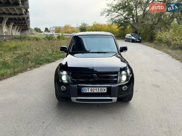 Чорний Міцубісі Паджеро, об'ємом двигуна 2.97 л та пробігом 300 тис. км за 11000 $, фото 3 на Automoto.ua