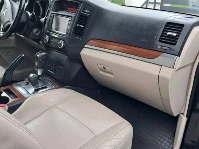 Черный Мицубиси Паджеро, объемом двигателя 0 л и пробегом 275 тыс. км за 3200 $, фото 14 на Automoto.ua