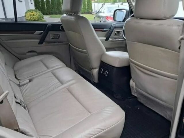 Черный Мицубиси Паджеро, объемом двигателя 0 л и пробегом 275 тыс. км за 3200 $, фото 12 на Automoto.ua