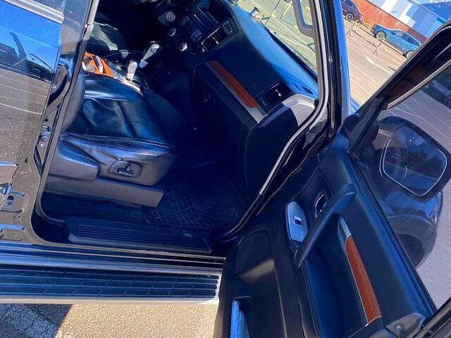 Чорний Міцубісі Паджеро, об'ємом двигуна 3 л та пробігом 200 тис. км за 10800 $, фото 6 на Automoto.ua