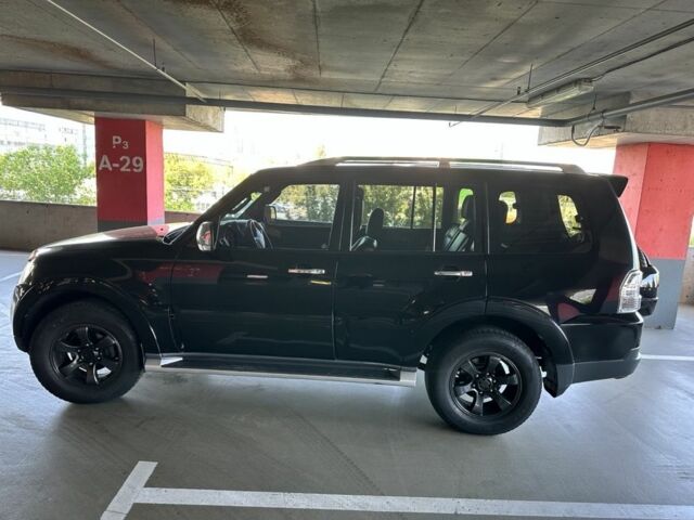 Чорний Міцубісі Паджеро, об'ємом двигуна 3 л та пробігом 294 тис. км за 11500 $, фото 8 на Automoto.ua