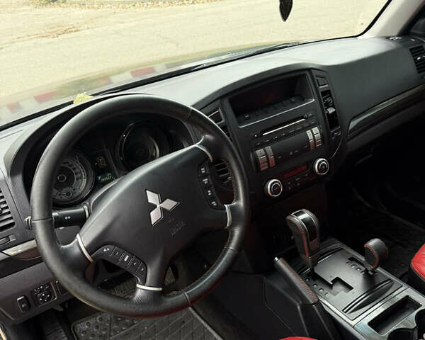 Черный Мицубиси Паджеро, объемом двигателя 2.97 л и пробегом 198 тыс. км за 5400 $, фото 14 на Automoto.ua