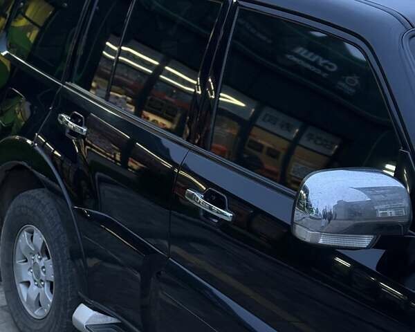 Черный Мицубиси Паджеро, объемом двигателя 0 л и пробегом 150 тыс. км за 11000 $, фото 2 на Automoto.ua