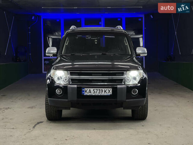 Черный Мицубиси Паджеро, объемом двигателя 3 л и пробегом 320 тыс. км за 9900 $, фото 8 на Automoto.ua