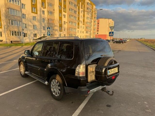 Черный Мицубиси Паджеро, объемом двигателя 3.2 л и пробегом 200 тыс. км за 9000 $, фото 2 на Automoto.ua