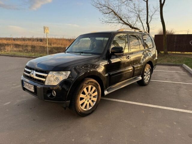 Черный Мицубиси Паджеро, объемом двигателя 3.2 л и пробегом 200 тыс. км за 9000 $, фото 1 на Automoto.ua