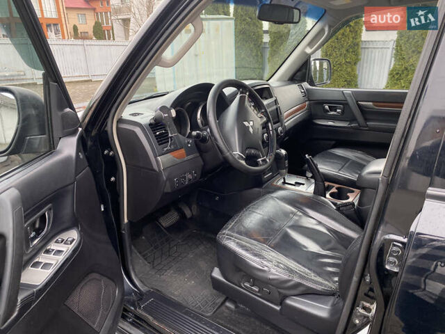 Черный Мицубиси Паджеро, объемом двигателя 3 л и пробегом 348 тыс. км за 8550 $, фото 23 на Automoto.ua