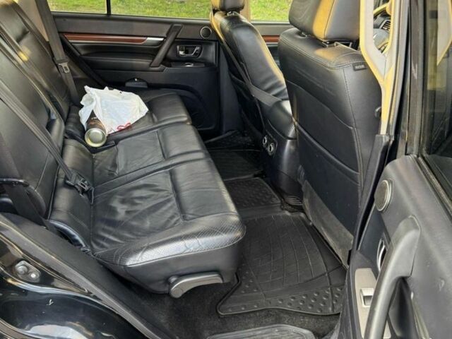 Черный Мицубиси Паджеро, объемом двигателя 3.2 л и пробегом 200 тыс. км за 9000 $, фото 6 на Automoto.ua