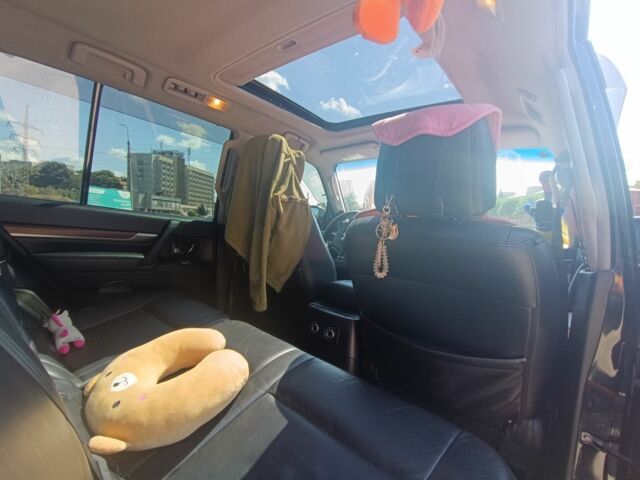 Черный Мицубиси Паджеро, объемом двигателя 3.8 л и пробегом 230 тыс. км за 8400 $, фото 12 на Automoto.ua