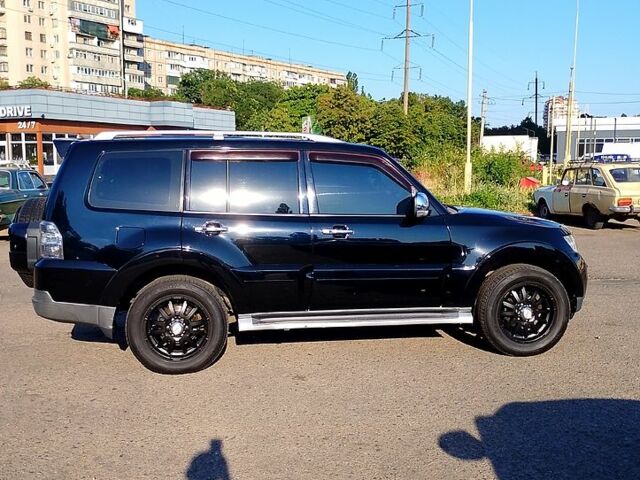 Чорний Міцубісі Паджеро, об'ємом двигуна 3 л та пробігом 200 тис. км за 10800 $, фото 5 на Automoto.ua