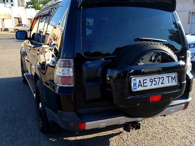 Чорний Міцубісі Паджеро, об'ємом двигуна 3 л та пробігом 200 тис. км за 10800 $, фото 4 на Automoto.ua