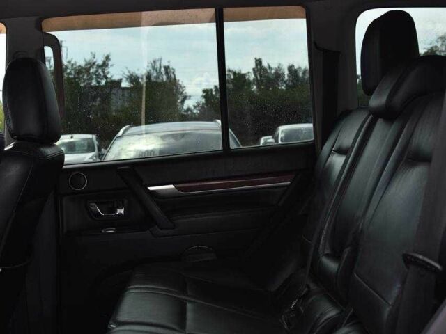 Черный Мицубиси Паджеро, объемом двигателя 3.8 л и пробегом 286 тыс. км за 11499 $, фото 19 на Automoto.ua