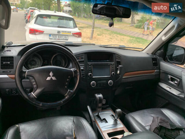 Черный Мицубиси Паджеро, объемом двигателя 3 л и пробегом 209 тыс. км за 9700 $, фото 4 на Automoto.ua