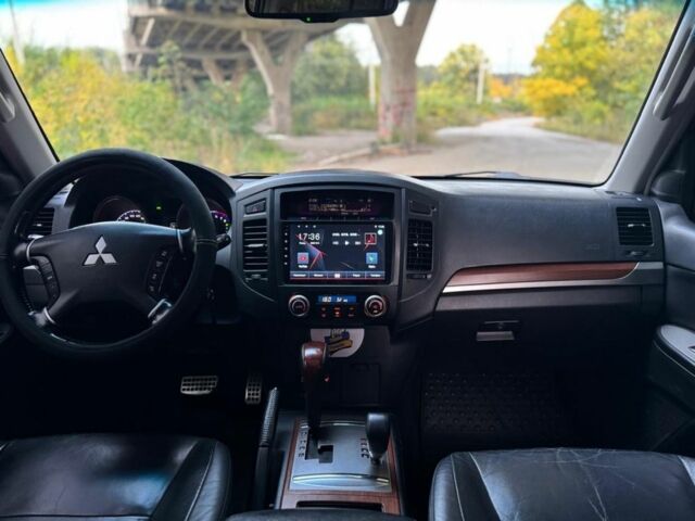 Черный Мицубиси Паджеро, объемом двигателя 3 л и пробегом 300 тыс. км за 11000 $, фото 14 на Automoto.ua