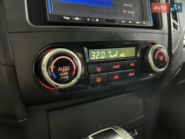 Черный Мицубиси Паджеро, объемом двигателя 3 л и пробегом 320 тыс. км за 9900 $, фото 30 на Automoto.ua