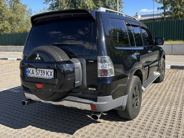 Чорний Міцубісі Паджеро, об'ємом двигуна 3 л та пробігом 322 тис. км за 9900 $, фото 7 на Automoto.ua