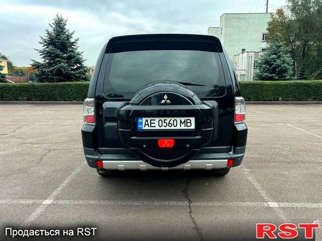 Черный Мицубиси Паджеро, объемом двигателя 3 л и пробегом 260 тыс. км за 13000 $, фото 5 на Automoto.ua