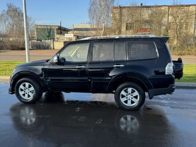 Чорний Міцубісі Паджеро, об'ємом двигуна 3.2 л та пробігом 240 тис. км за 8000 $, фото 1 на Automoto.ua
