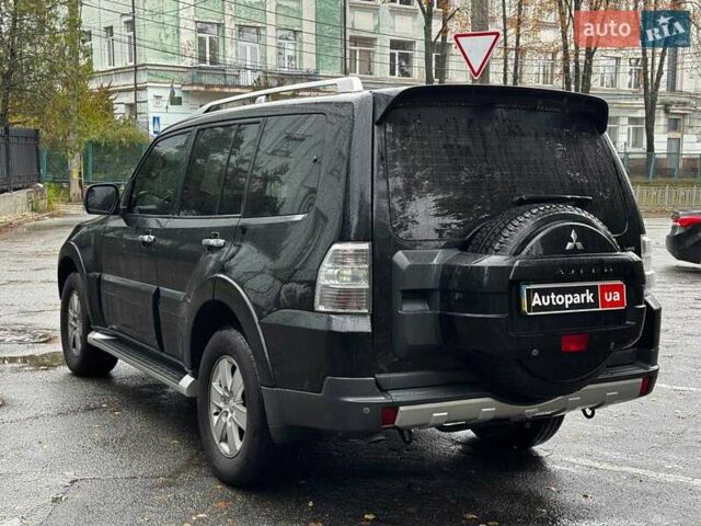 Чорний Міцубісі Паджеро, об'ємом двигуна 3 л та пробігом 191 тис. км за 11990 $, фото 7 на Automoto.ua