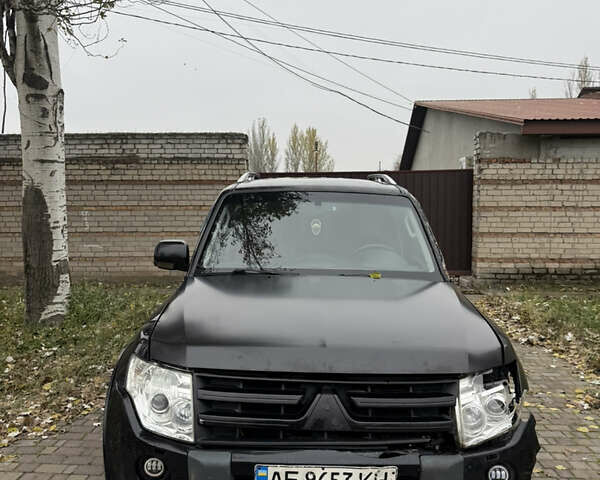 Черный Мицубиси Паджеро, объемом двигателя 2.97 л и пробегом 198 тыс. км за 5400 $, фото 1 на Automoto.ua
