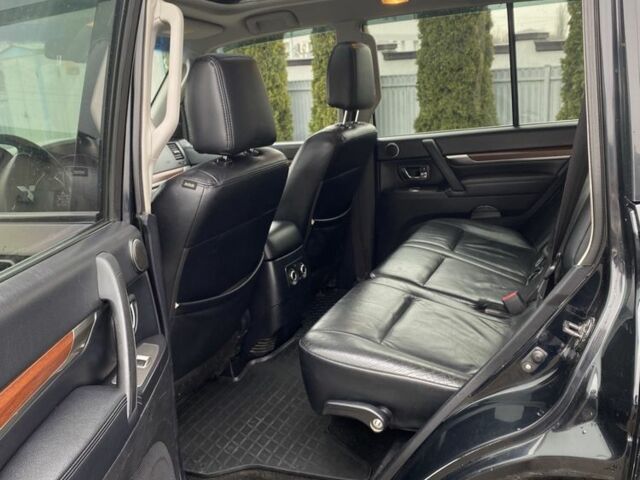 Черный Мицубиси Паджеро, объемом двигателя 3 л и пробегом 375 тыс. км за 8550 $, фото 20 на Automoto.ua