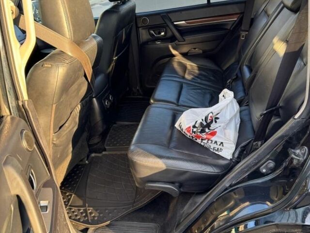 Черный Мицубиси Паджеро, объемом двигателя 3.2 л и пробегом 200 тыс. км за 9000 $, фото 9 на Automoto.ua